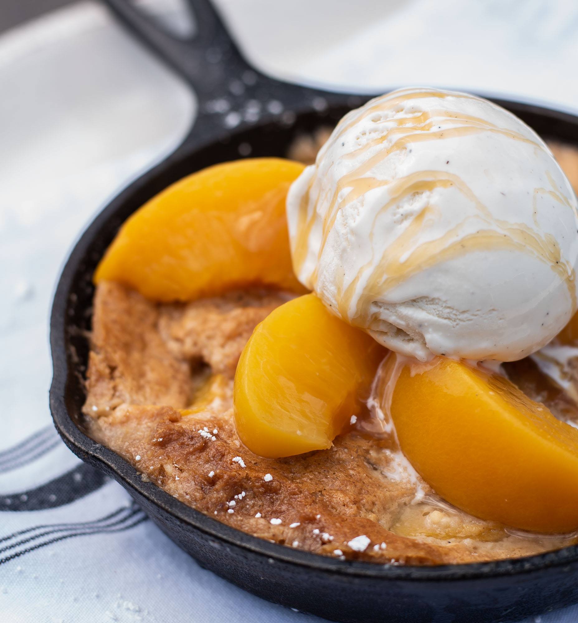 Mama Aldean's Peach Cobbler